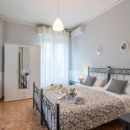 Terrazze Italiane City Center - White Apartment เวโรนา ภายนอก รูปภาพ