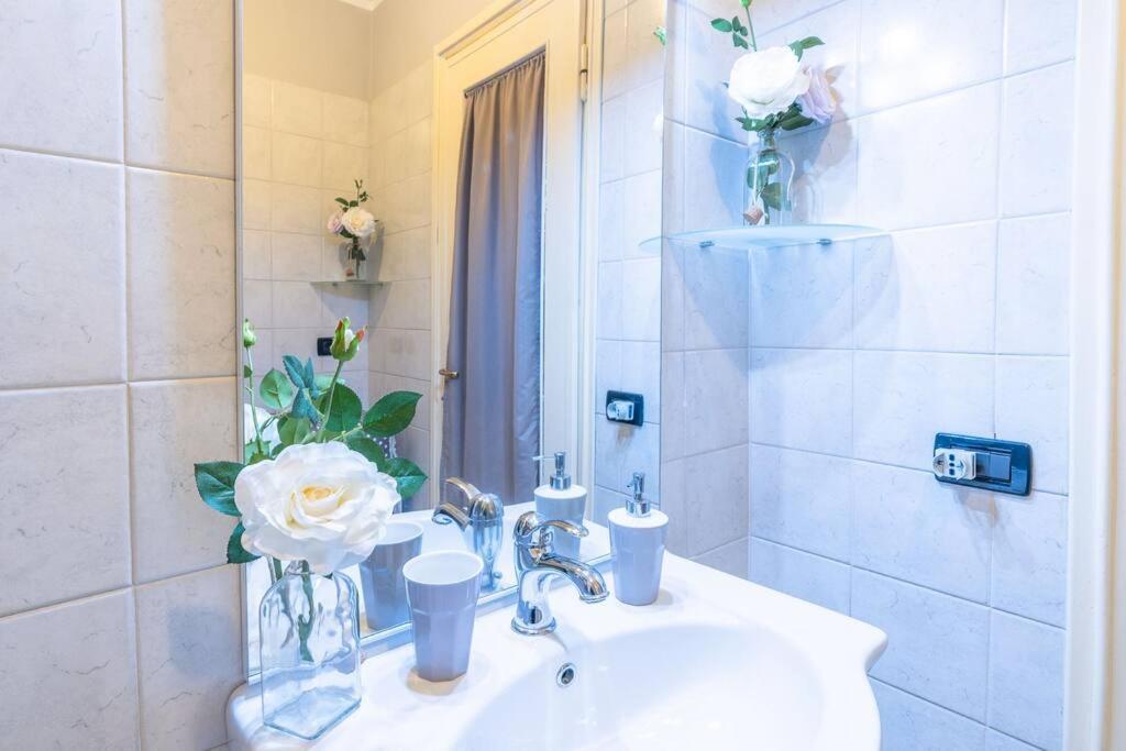 Terrazze Italiane City Center - White Apartment เวโรนา ภายนอก รูปภาพ