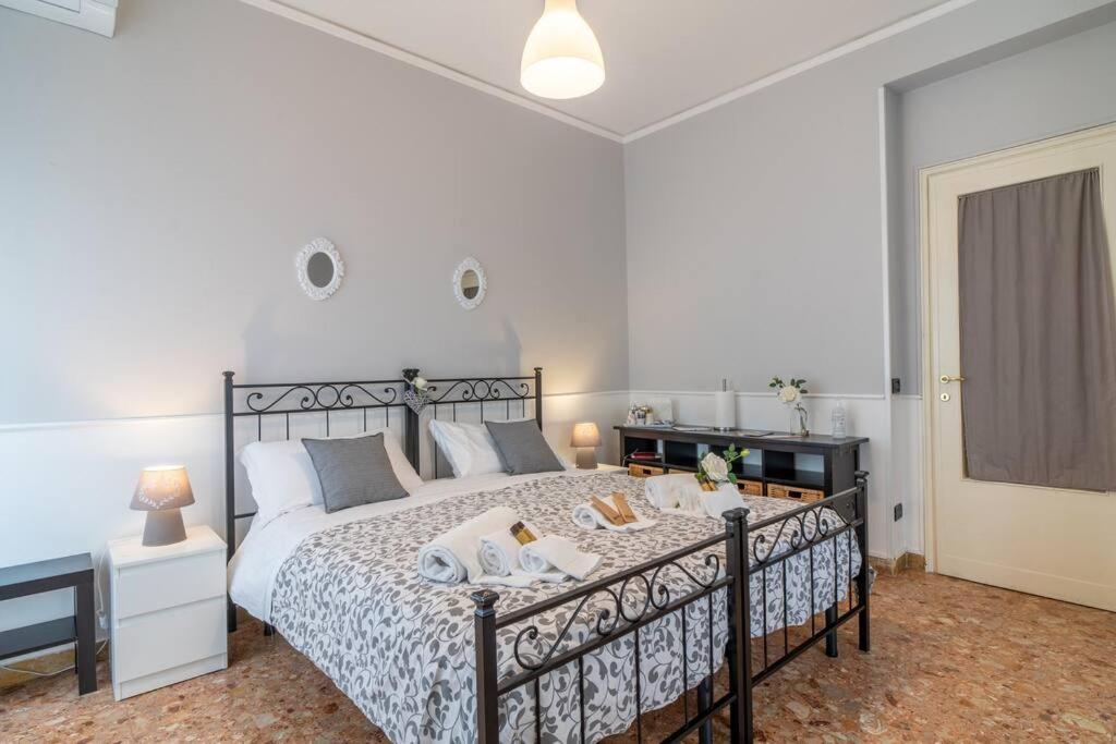 Terrazze Italiane City Center - White Apartment เวโรนา ภายนอก รูปภาพ